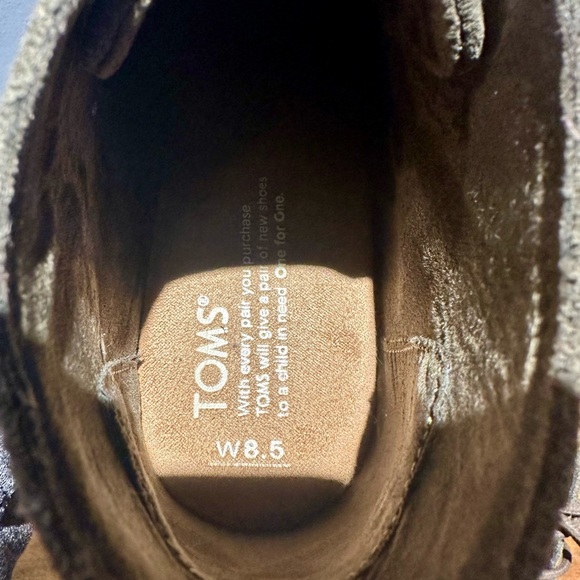 TOMS Olive Wedge Suede Bootie
Size 8.5 Women's - Picture 8 of 9